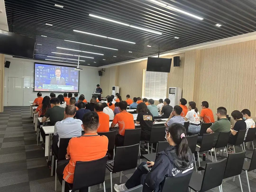 大橫琴城資黨支部開展紀律教育學習月專題會議